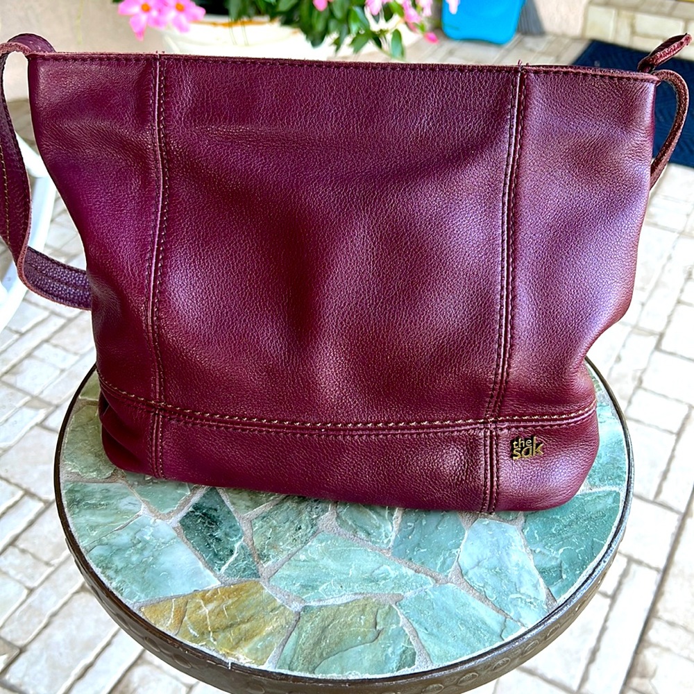 Sak leather shoulder bag. Perfect used condition. Beautiful Burgundy color.